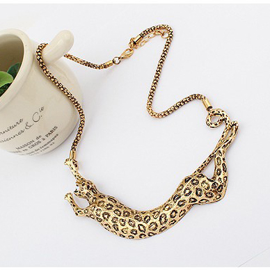 Women Yellow Alloy Necklace With Leopard Pendant
